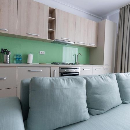 Lotus Studios Mamaia Luaran gambar