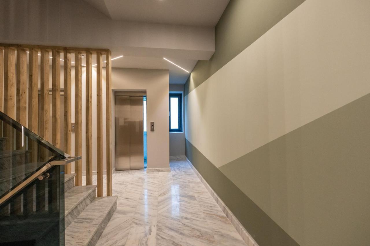 Lotus Studios Mamaia Luaran gambar