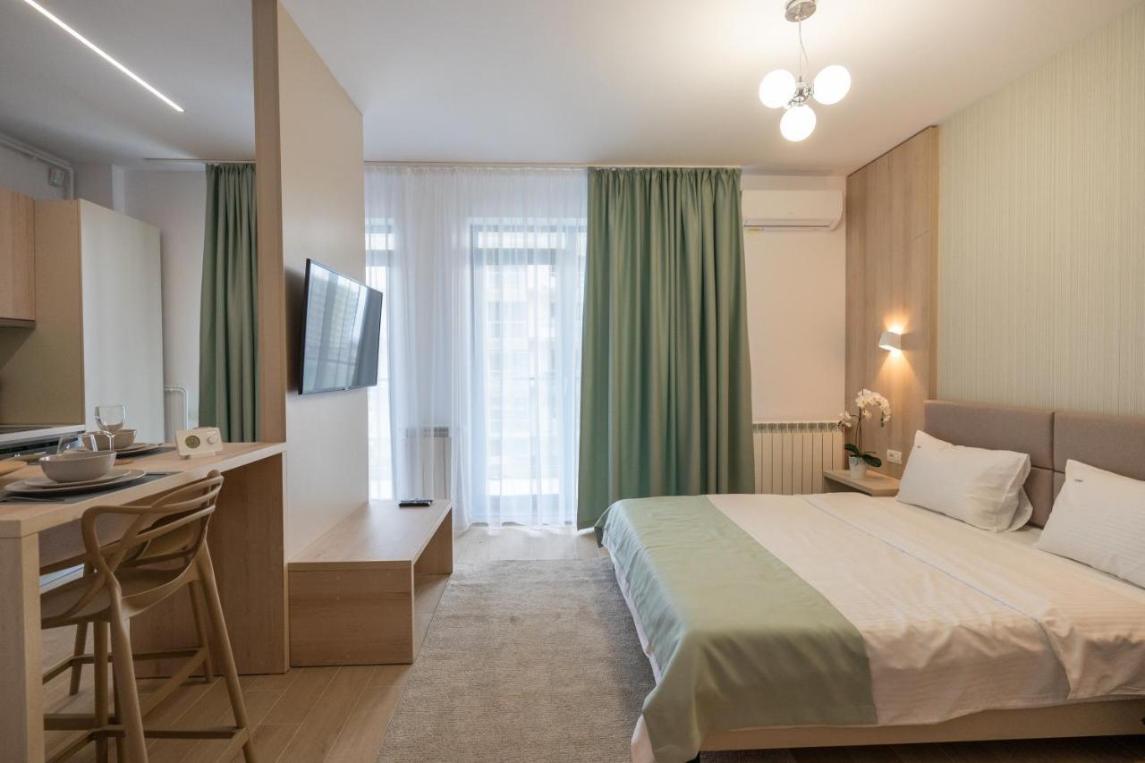 Lotus Studios Mamaia Luaran gambar