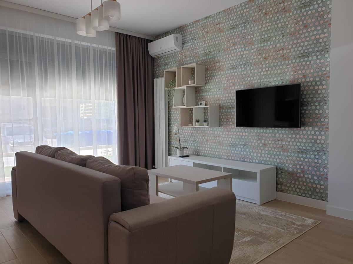 Lotus Studios Mamaia Luaran gambar