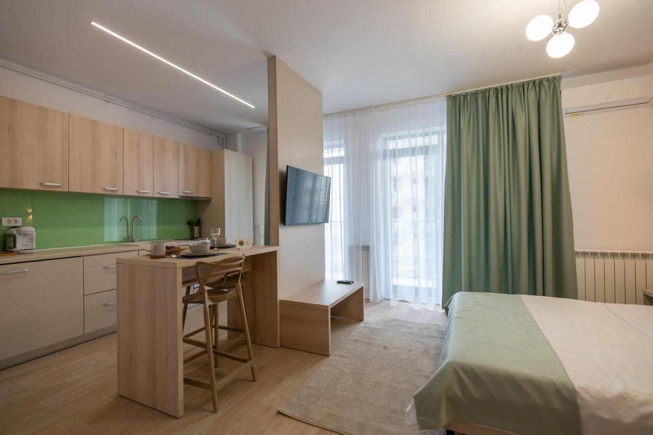 Lotus Studios Mamaia Luaran gambar