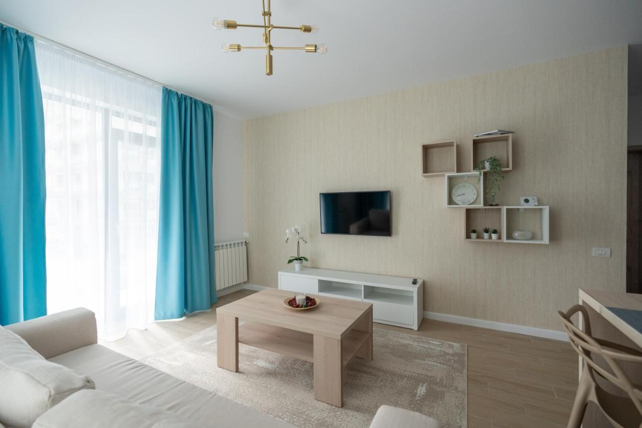 Lotus Studios Mamaia Luaran gambar